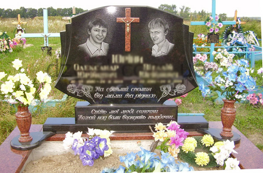 Гранитные памятники Двойные